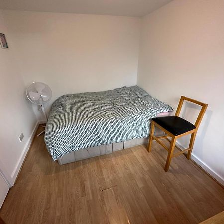Appartamento Newbury Londra Esterno foto